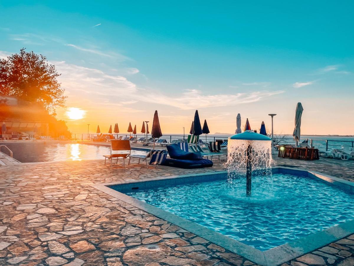 Aqua Holiday Apartments Влёра Экстерьер фото