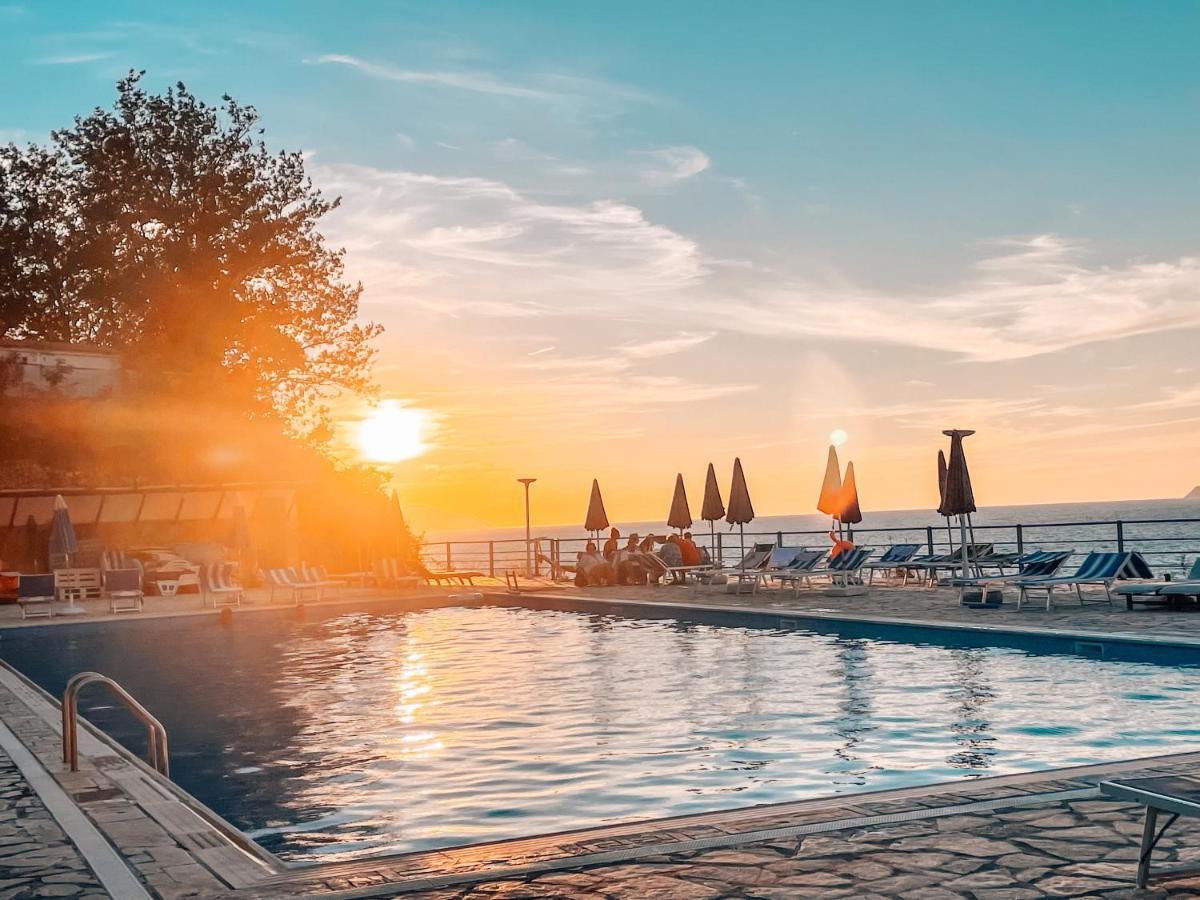 Aqua Holiday Apartments Влёра Экстерьер фото
